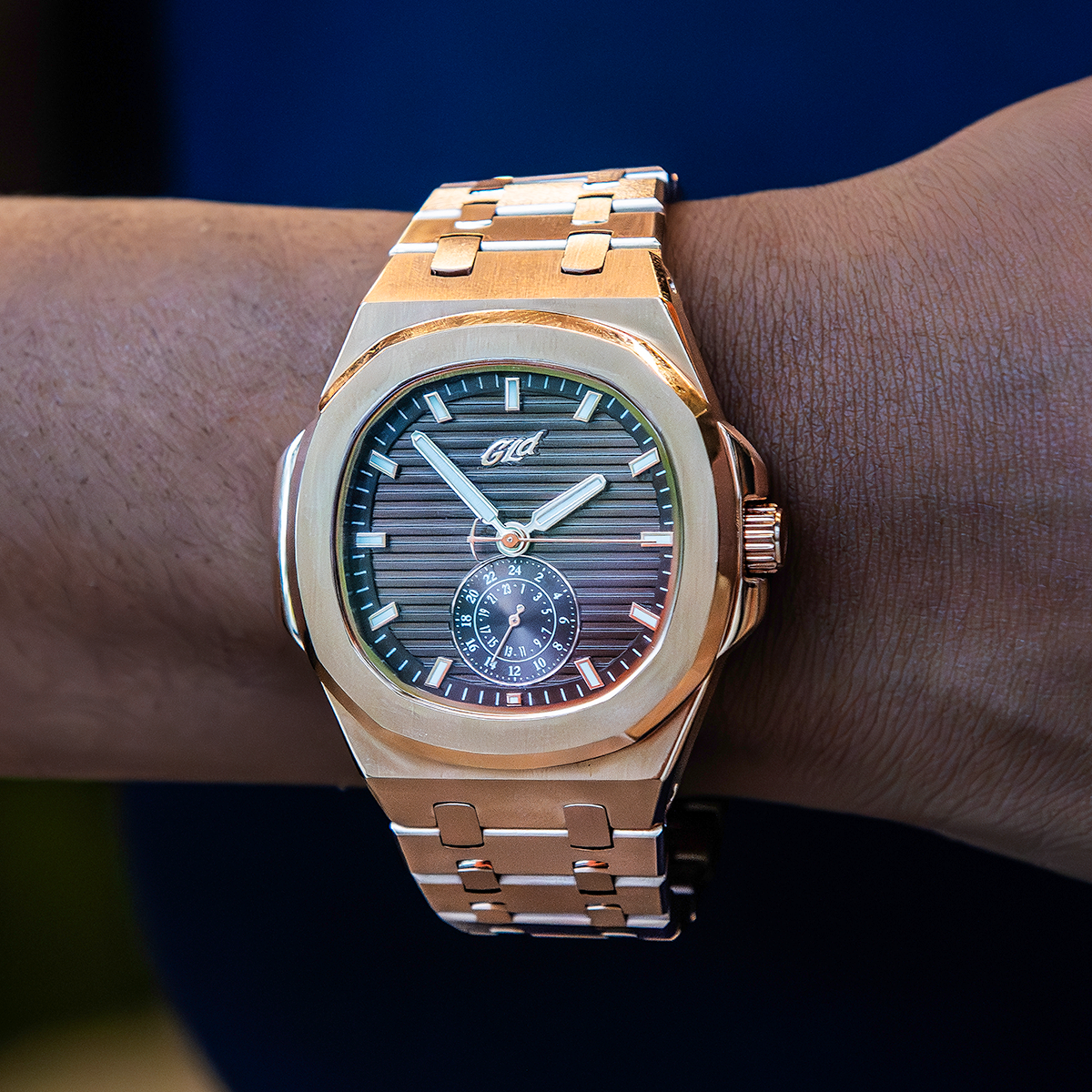39MM Visionary Plain Case & Chocolate Dial Watch - Rose Gold