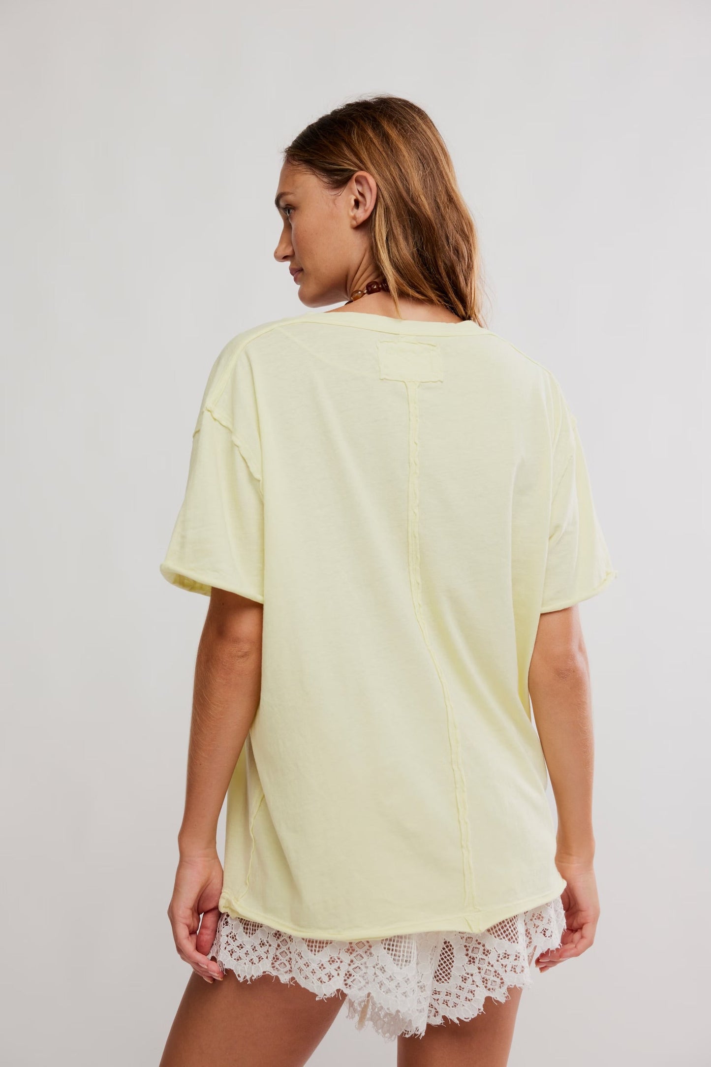 nina tee v