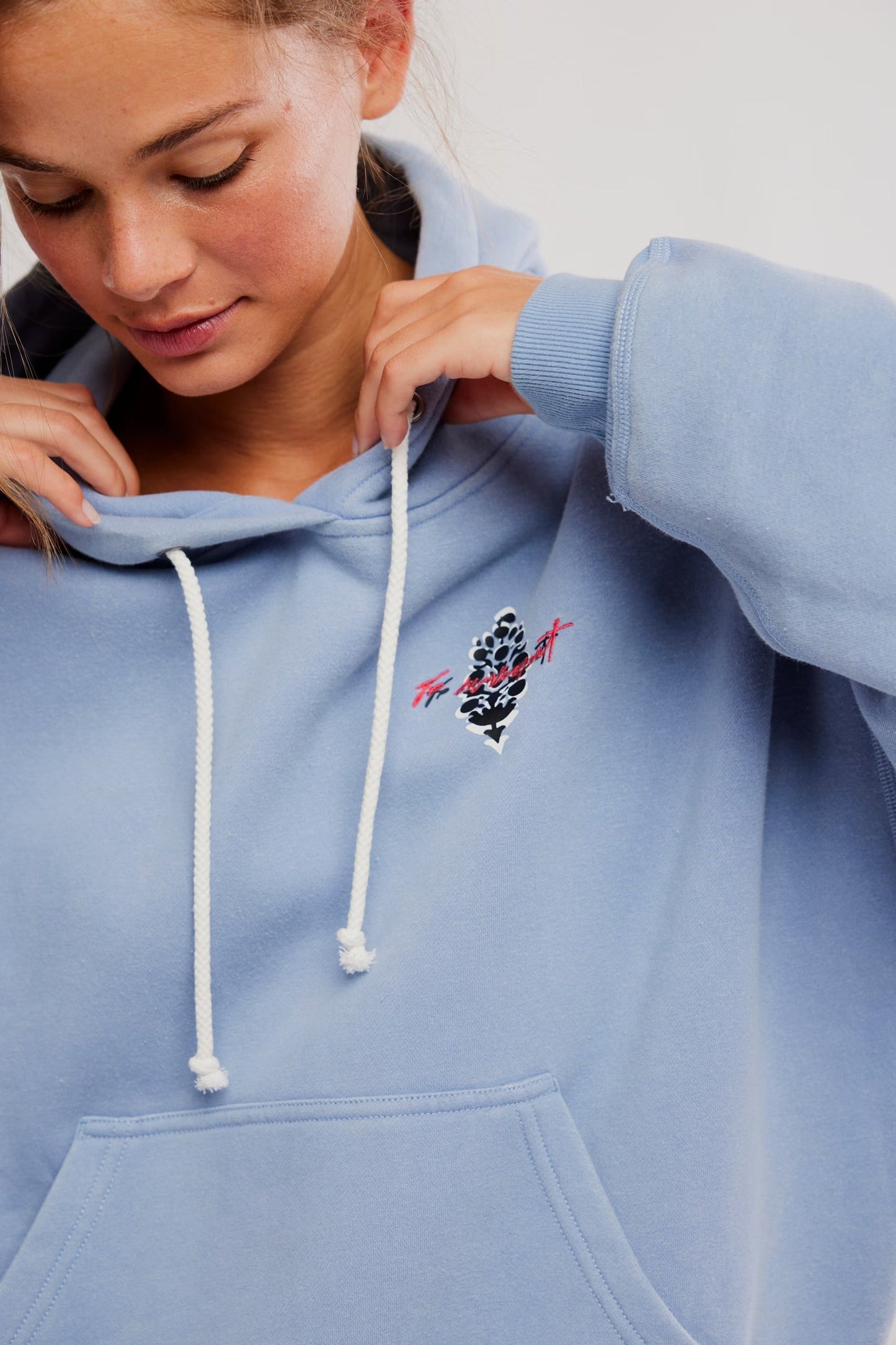 final call front logo hoodie