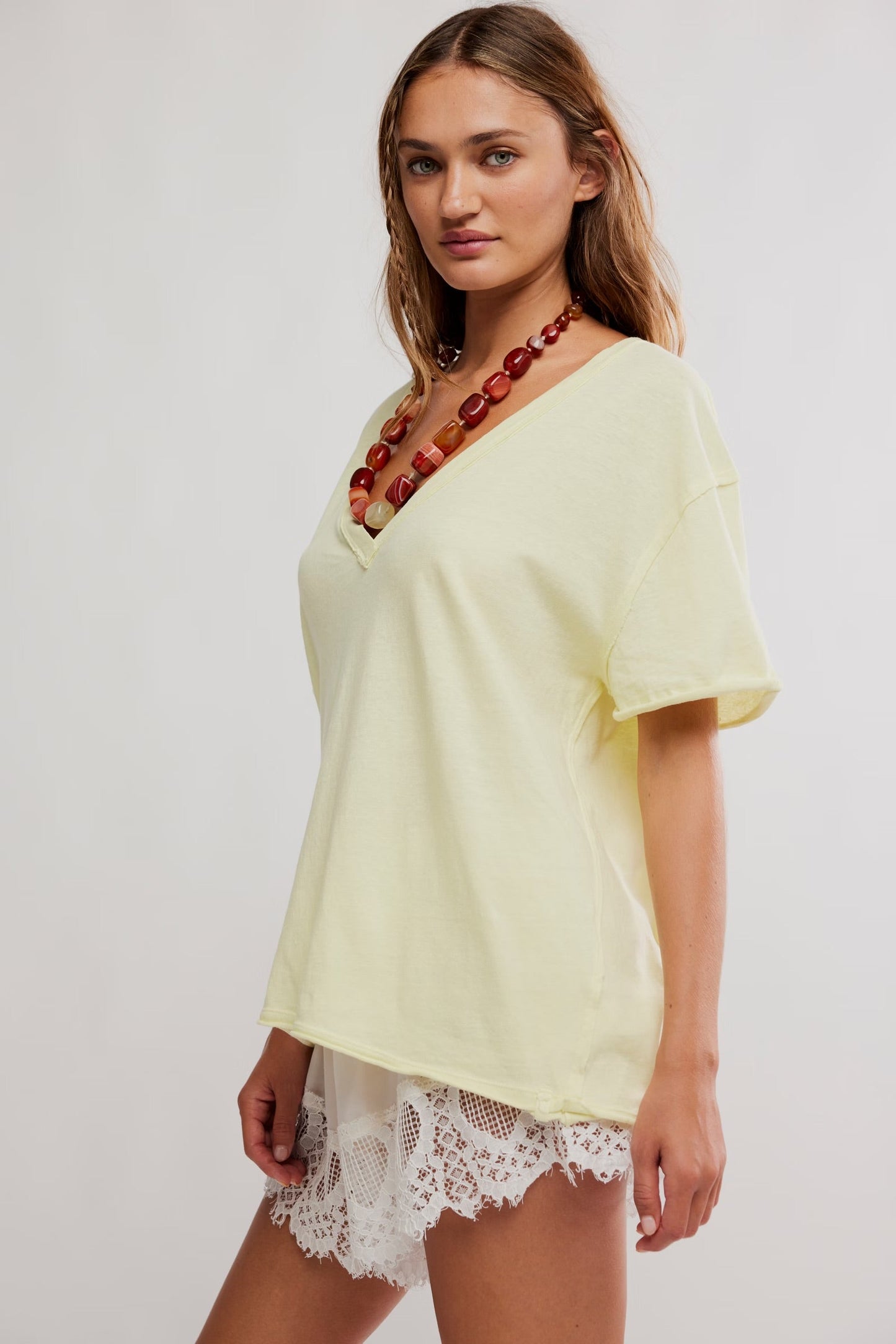 nina tee v