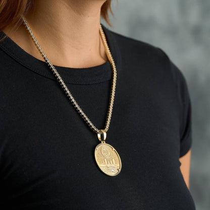 Atlanta Hawks Official NBA Coin Pendant in Yellow Gold