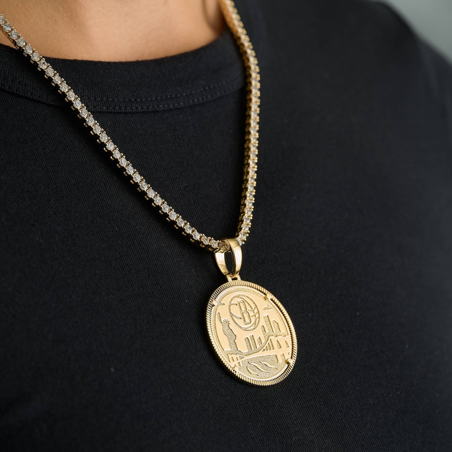Brooklyn Nets Official NBA Coin Pendant in Yellow Gold