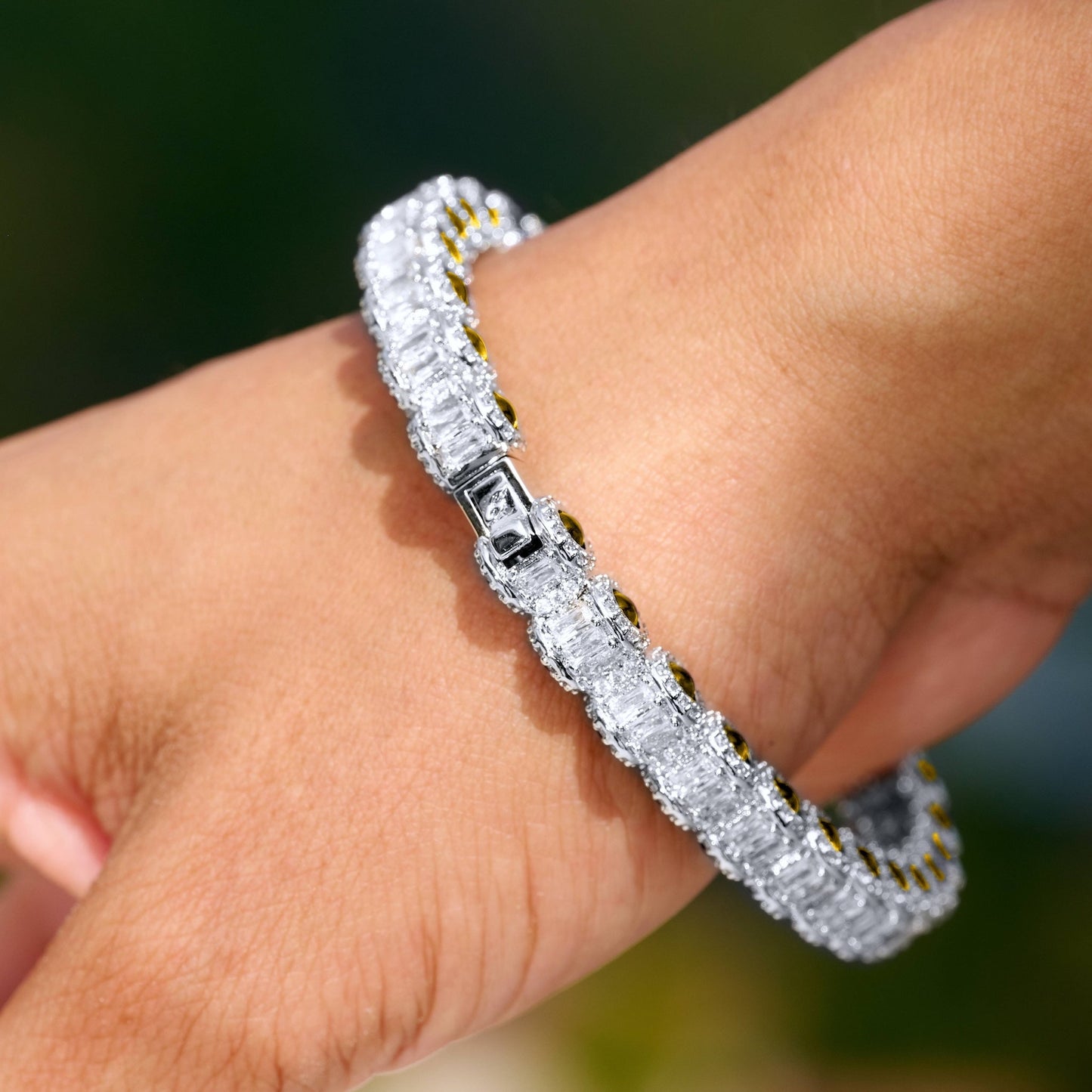 Canary Iced Multi Dimensional Bangle Bracelet in White Gold